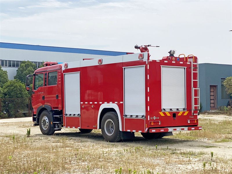 城市烈焰守护者：消防车全面科普